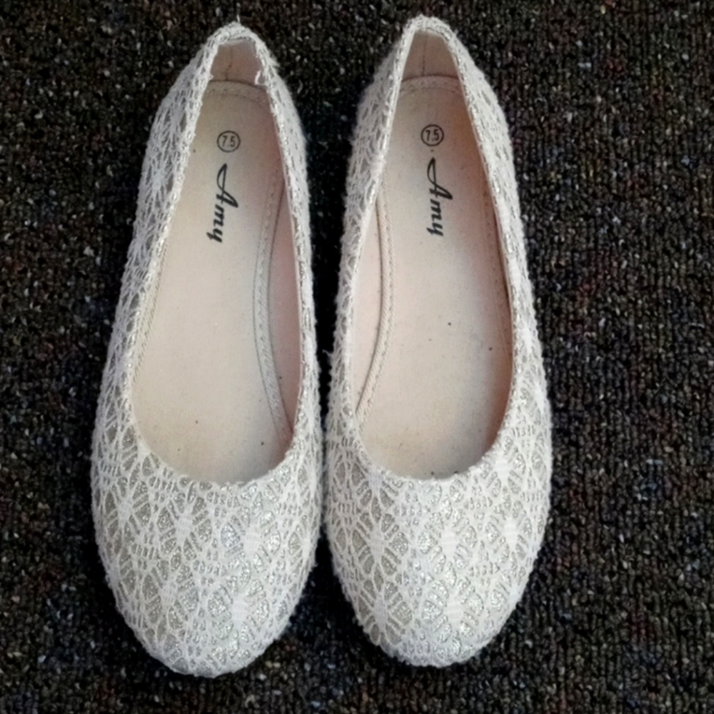 Amy 7.5 gold flat dress shoes